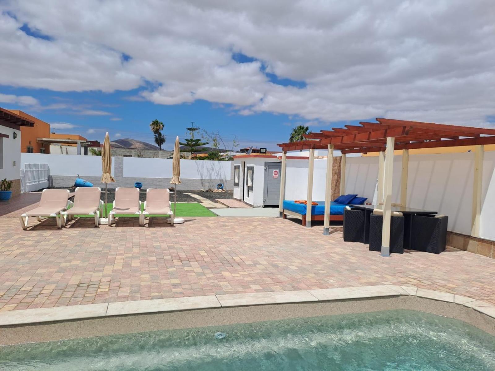 Villa Experience Heated Salty Water Pool 칼레타데푸스테 외부 사진