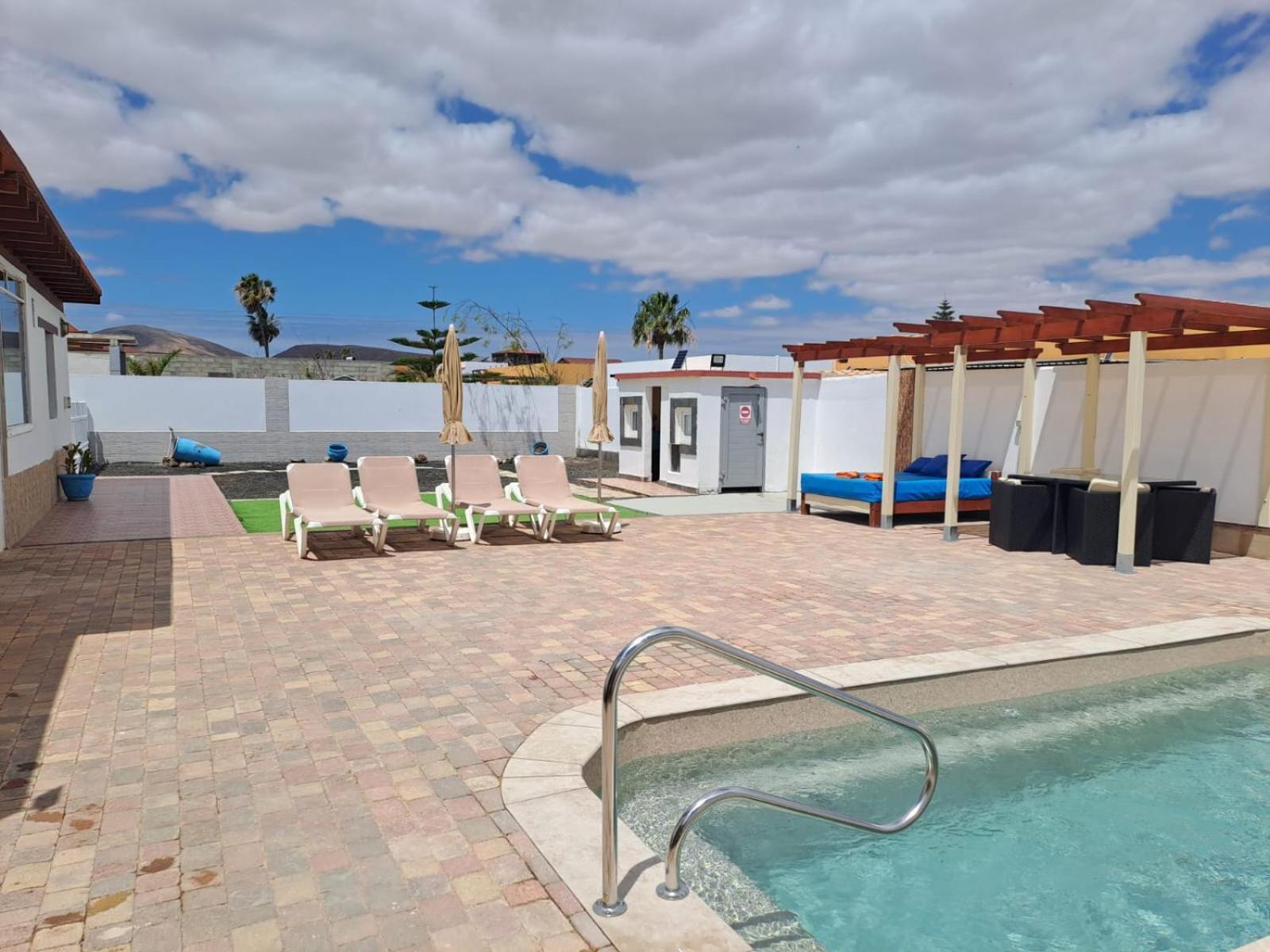 Villa Experience Heated Salty Water Pool 칼레타데푸스테 외부 사진